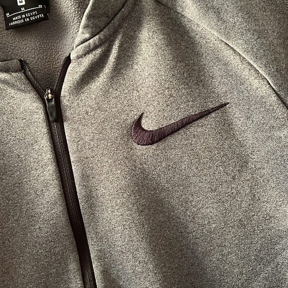 Men's 1/4 zip Nike DriFit Fleece Sweatshirt - Picture 3 of 13